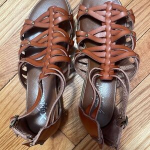 Womens strappy sandals